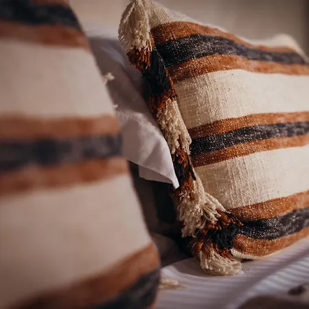 וילה Aethra Vegan Caves *